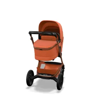 The same stroller seen from the front